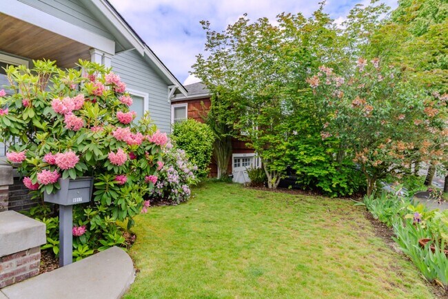 Building Photo - 4Bd/2Ba Seattle Home