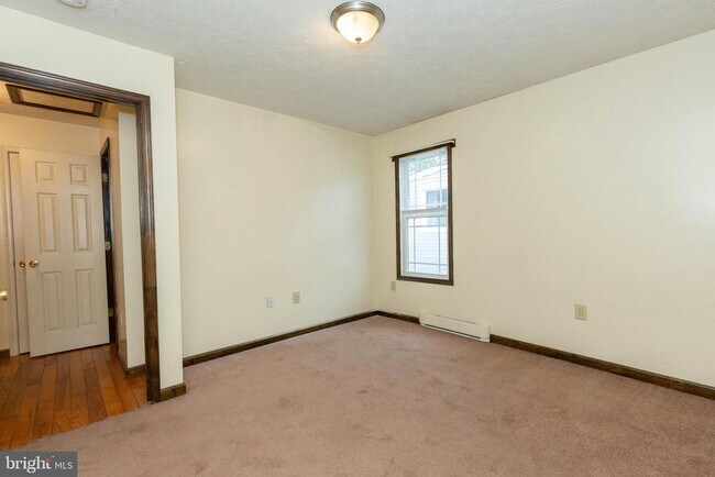 Building Photo - 218 S West St