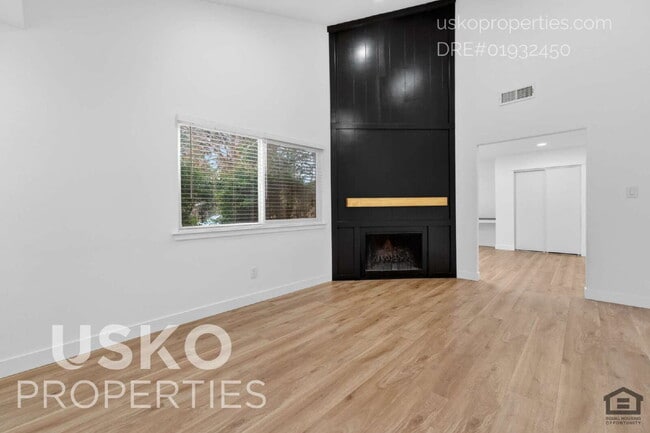 Building Photo - "Charming 2-Bed Duplex in Rancho Cordova – 1,110 Sq Ft of Comfort!"