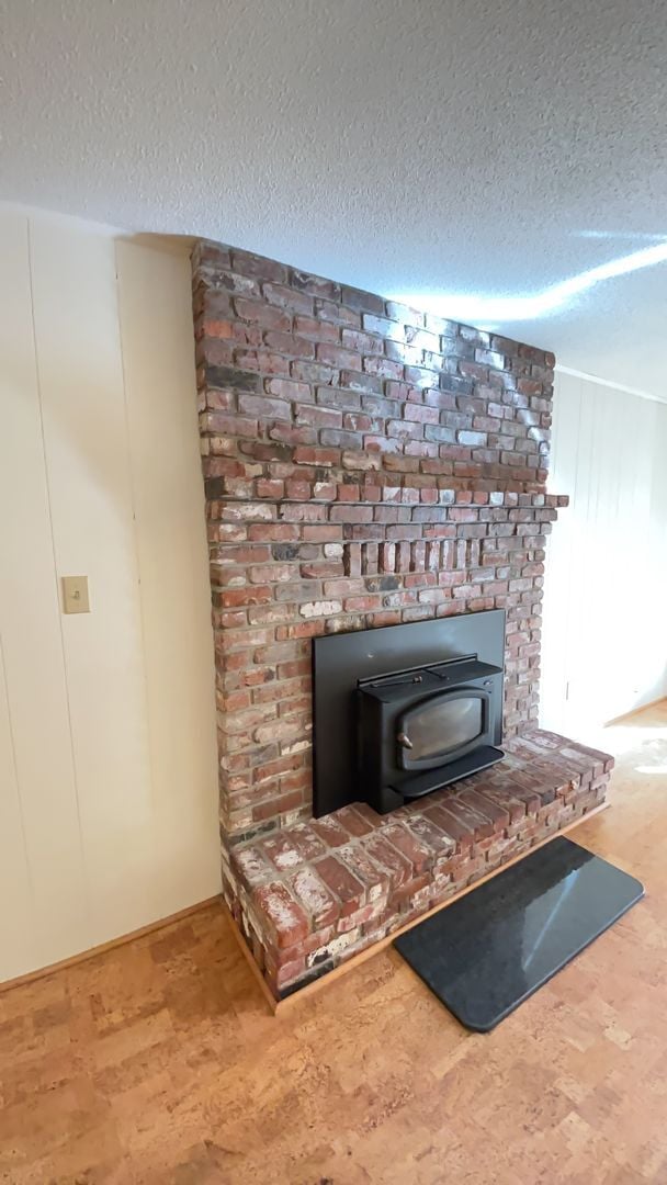 Building Photo - Lovely 3 Bedroom Home with Privacy and Pat...