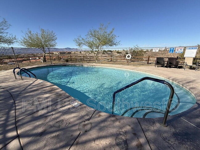 Building Photo - 2591 Trade Wind Dr