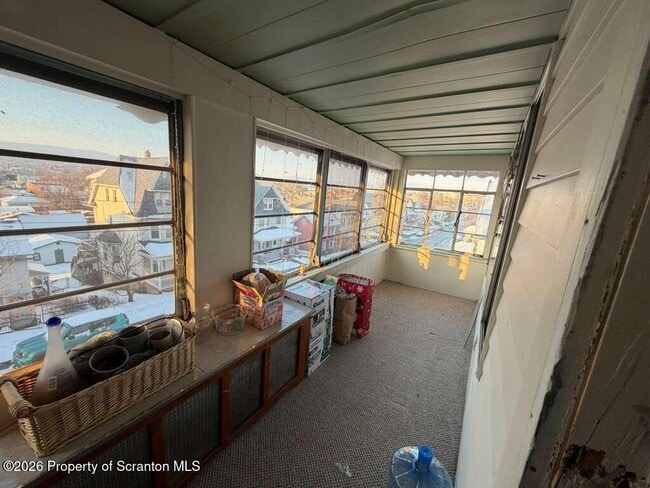 Building Photo - 717 Prospect Ave