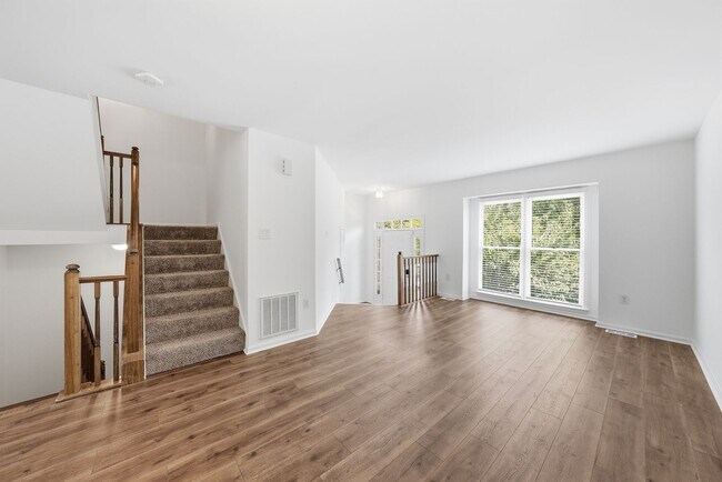 Building Photo - 46733 Woodmint Terrace