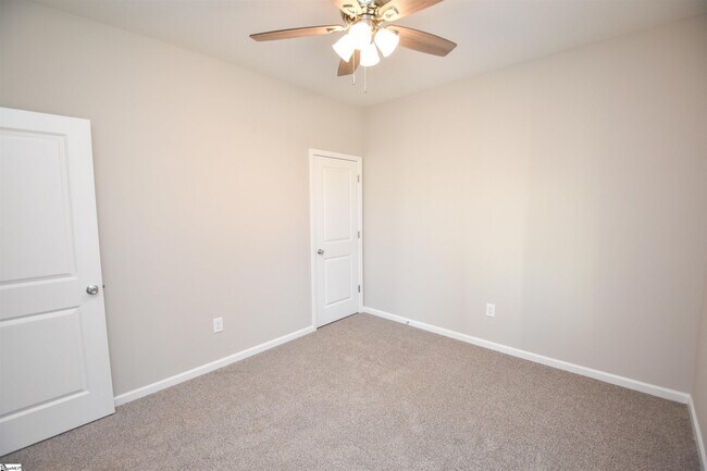 Building Photo - 105 Cunningham Rd