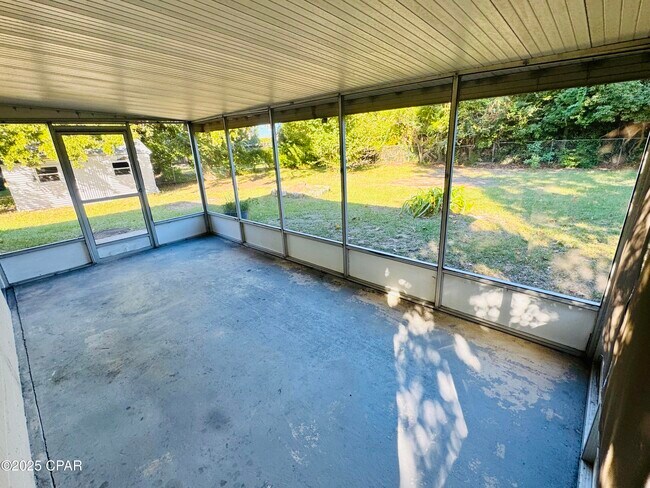 Building Photo - 1606 Fairland Ave