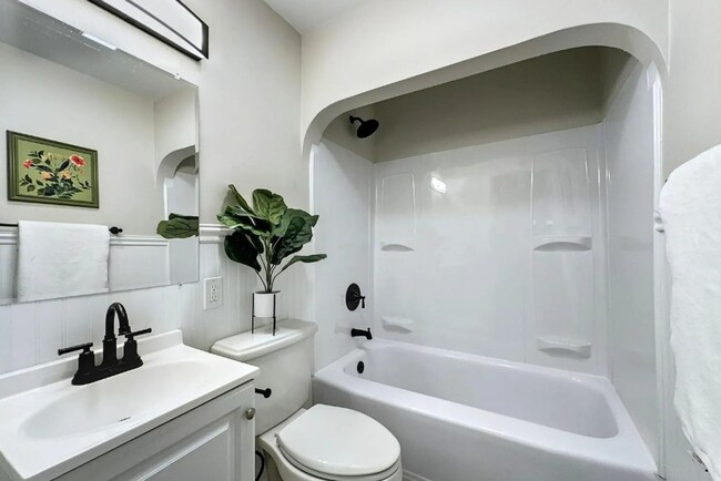 Building Photo - Available Now! Newly Renovated 3 Bedroom, ...