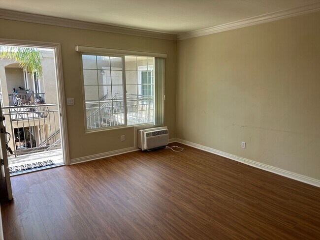 Building Photo - 1 Bedroom for Rent in Normal Heights!