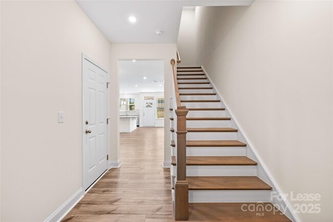 Building Photo - 1528 Cedar Tree Dr