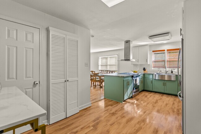 Building Photo - 2 Shannon Dr