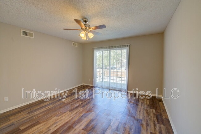 Building Photo - 2114 Swift St