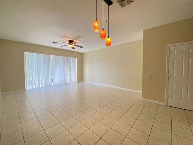 Building Photo - LAKEVIEW TOWNHOME FOR RENT - STONEBRIDGE C...