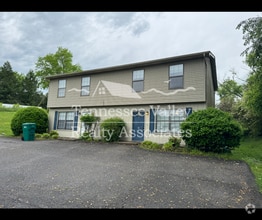 Building Photo - NEW PRICE! MOVE IN READY! Delightful 2 bed...