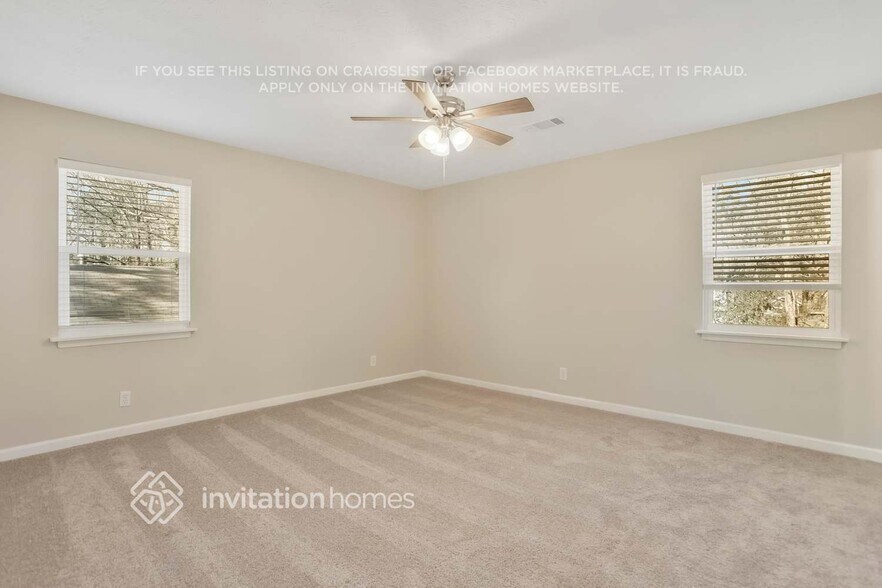Building Photo - 5370 Zachary Dr