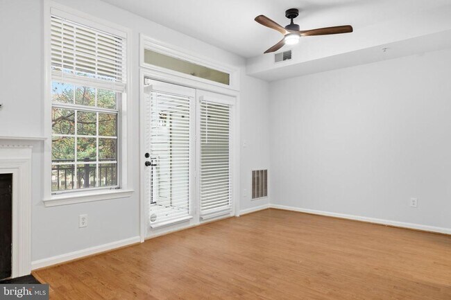 Building Photo - 1340 Garden Wall Cir