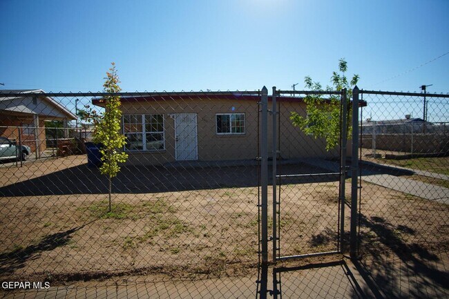 Building Photo - 8300 Mt Everest Dr