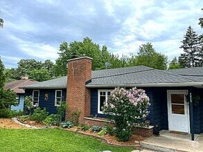Building Photo - Fully Furnished 3 Bed 1 Bath Home Now Rent...
