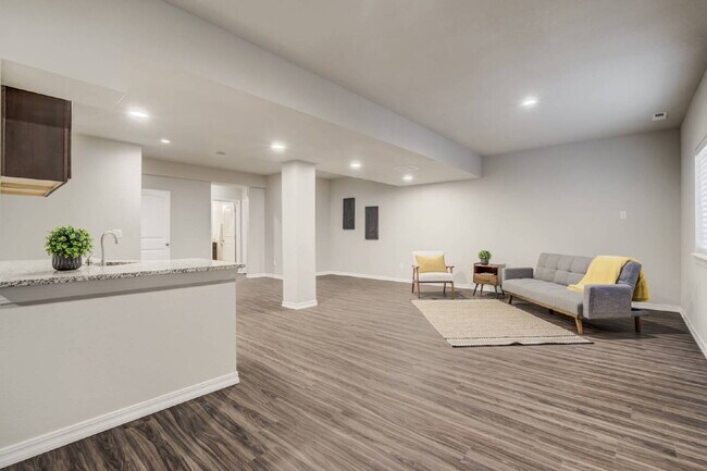 Building Photo - Upgraded Ranch Home in Lake of the Rockies...