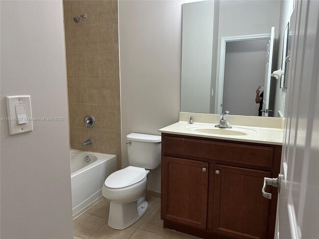 Building Photo - 9232 SW 170th Ave
