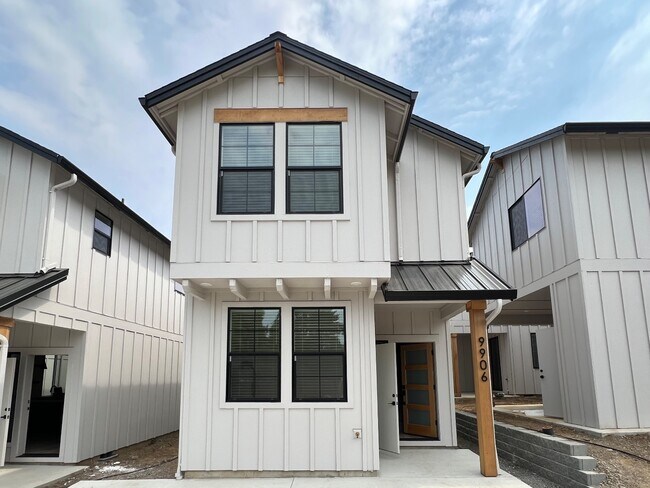 Primary Photo - 9906 NE 46th Ct