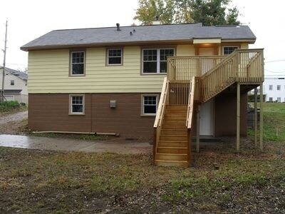 Parking & Entry - 3388 Harrison Rd