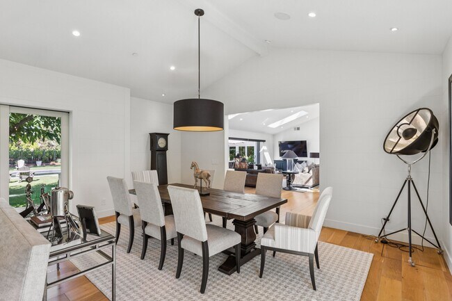 Building Photo - 760 Zinfandel Ln