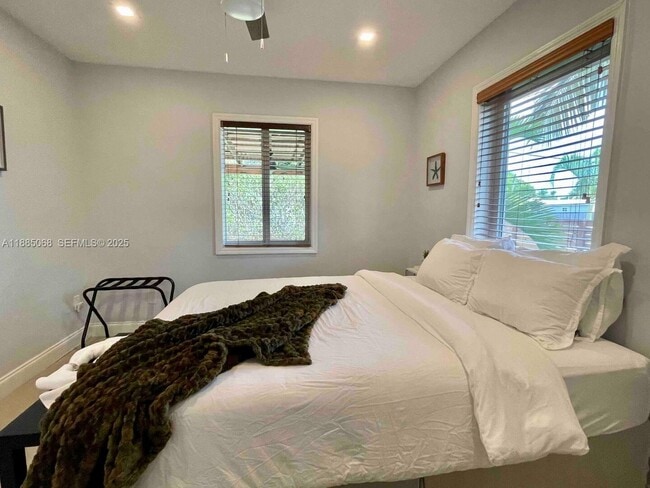 Building Photo - 601 NW 116th St