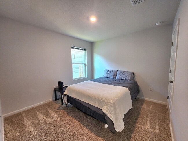 Building Photo - ALMOST NEW!! Exquisite 4 Bedroom, 2 Bath R...