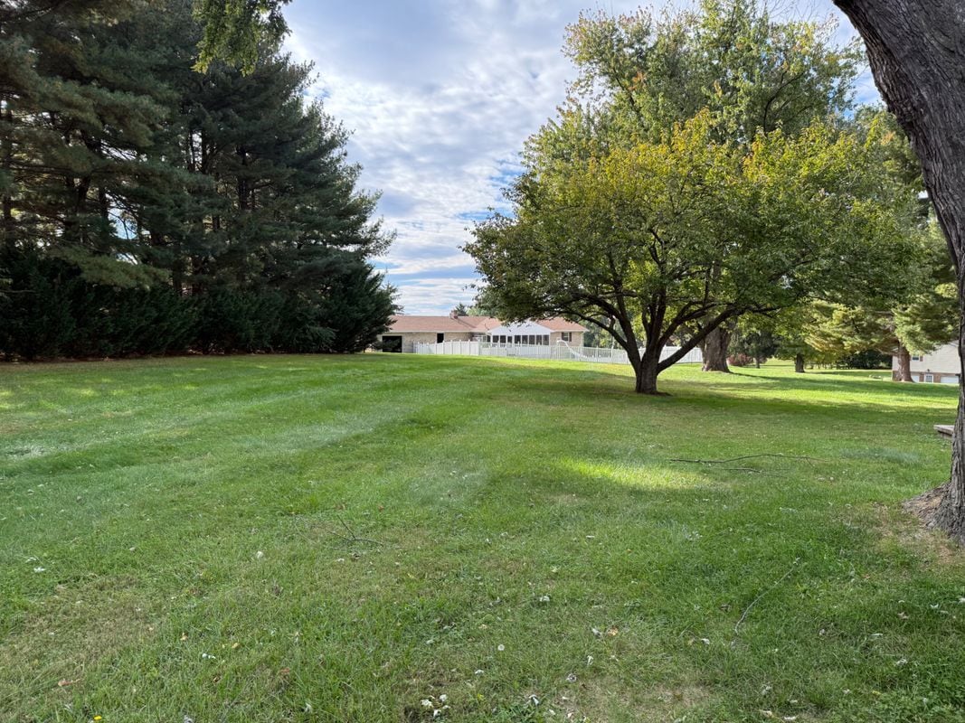 Building Photo - 1606 Littlestown Pike