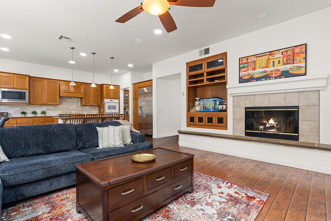 Building Photo - 7116 Torrey Mesa Ct