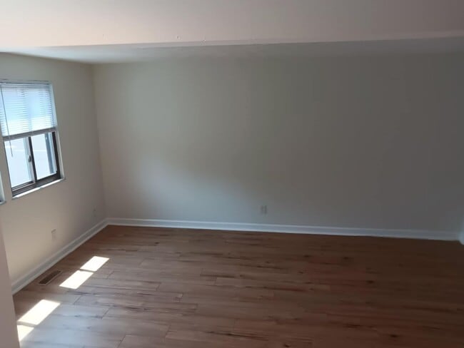 Building Photo - Valley Brook Community