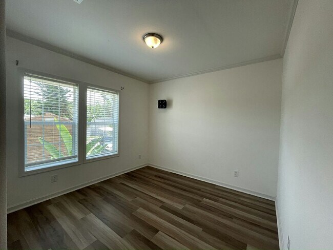 Building Photo - 13123 Lime Ave