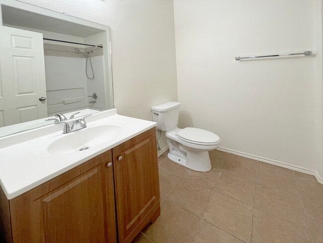 Building Photo - 2319-2331 N Desert Willow Ln