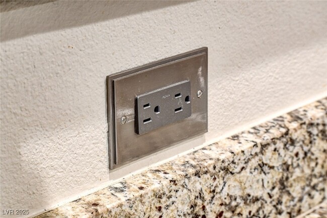 Building Photo - 8729 Red Brook Dr