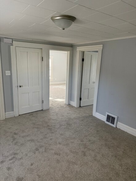 Building Photo - 110 Lake Ave