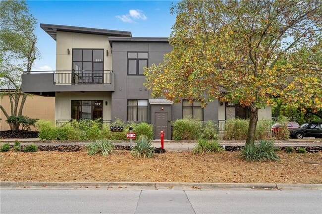 Building Photo - Hawg Rent