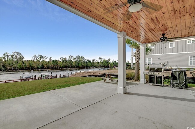 Building Photo - 455 Harbour View Dr