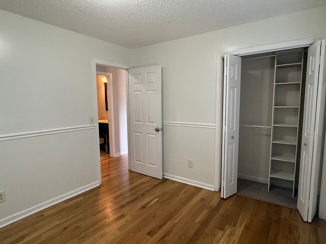 Building Photo - 3 bedroom one- level beauty in North Johnson City!