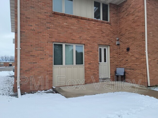 Building Photo - 104 Sycamore St