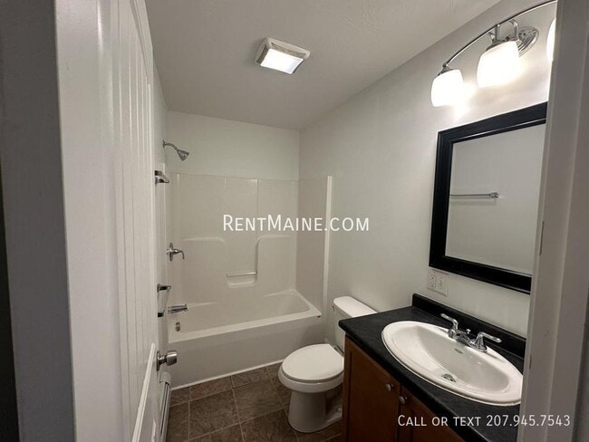 Building Photo - 11 Basketball Ct