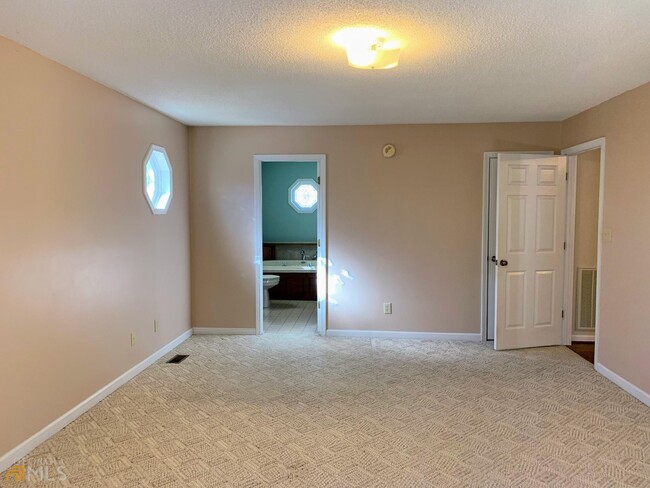 Building Photo - 363 Goose Creek Ln