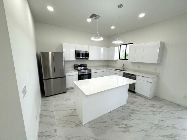 Building Photo - 1247 Kismet Pkwy