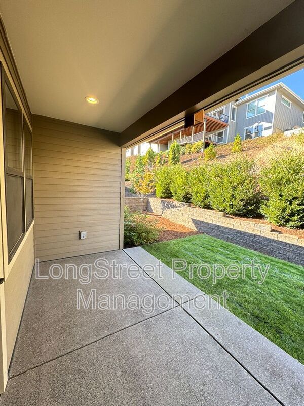 Building Photo - 3445 SW Buckeye Pl