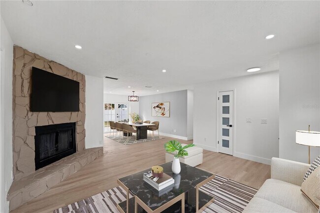 Building Photo - 3206 Las Brisas Dr