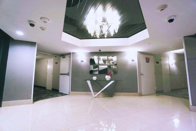 Building Photo - 3300 NE 192 St