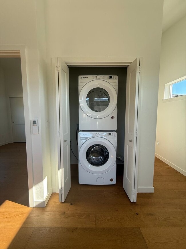 Building Photo - New Apartment in Central Ashland Location ...
