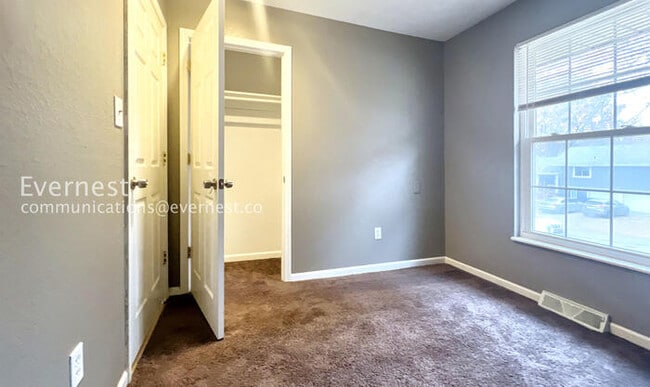 Building Photo - 309 SW Richwood Ln