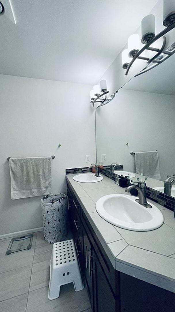 Building Photo - Highly sought-after townhome at Mill Creek Meadows with 2 Bed and 2.5 Bath