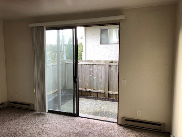 Back patio and fenced yard - 10320 NE 186th St