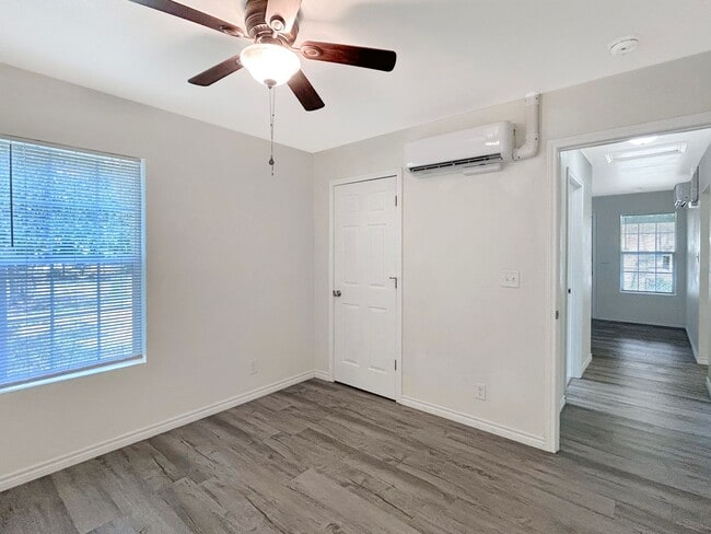 Building Photo - Cozy, Remodeled 2BR with Covered Parking &...