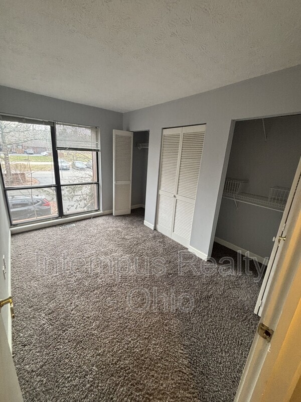 Building Photo - 4994 Wintersong Ln